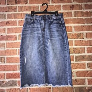 🔥HOT TRENDS🔥 Distressed Denim Skirt